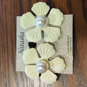 Natasha stud flower earrings h